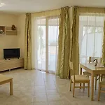 морски джулай морнинг - July Morning Sea View Apartment *