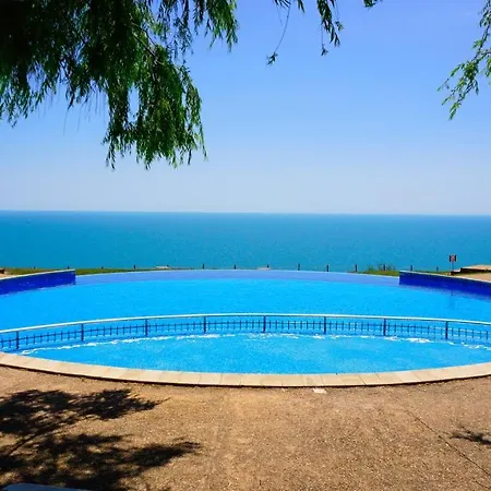 морски джулай морнинг - July Morning Sea View Apartment *