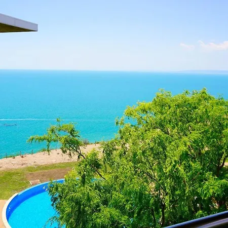 Апартамент морски джулай морнинг - July Morning Sea View *