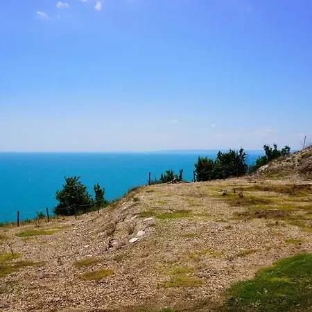 морски джулай морнинг - July Morning Sea View Апартамент *