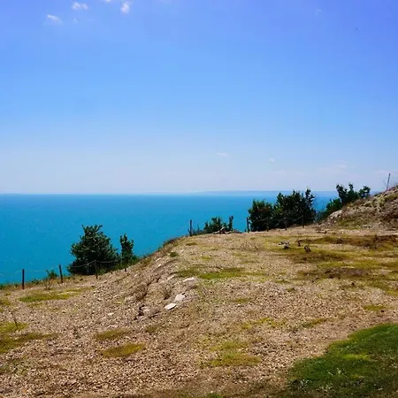 морски джулай морнинг - July Morning Sea View Apartment *