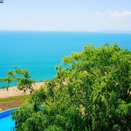 морски джулай морнинг - July Morning Sea View Apartmán *