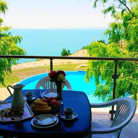 морски джулай морнинг - July Morning Sea View Каварна