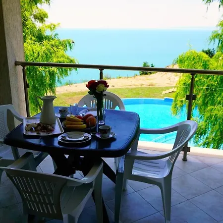 морски джулай морнинг - July Morning Sea View Kavarna