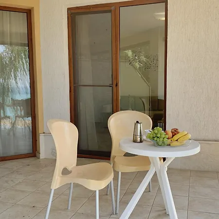 морски джулай морнинг - July Morning Sea View Apartmán *