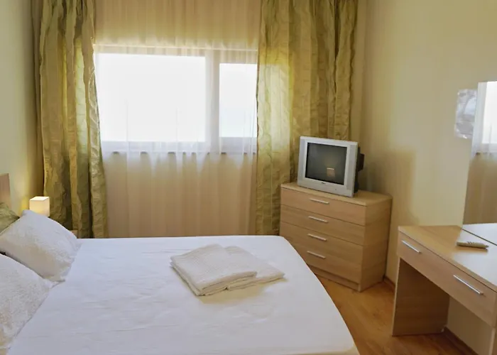 морски джулай морнинг - July Morning Sea View *